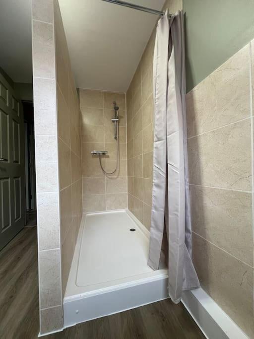 Appartement The Rose- Grd Floor, 2-5 Beds, Smarttv, Uni, Tram, M250 Fibre à Nottingham Extérieur photo