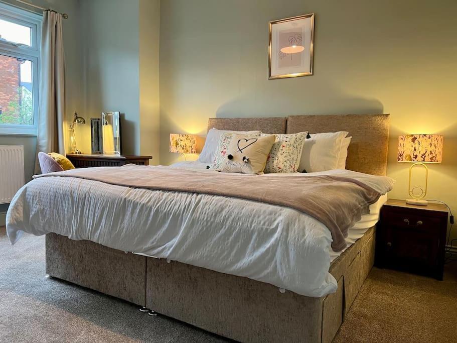 Appartement The Rose- Grd Floor, 2-5 Beds, Smarttv, Uni, Tram, M250 Fibre à Nottingham Extérieur photo